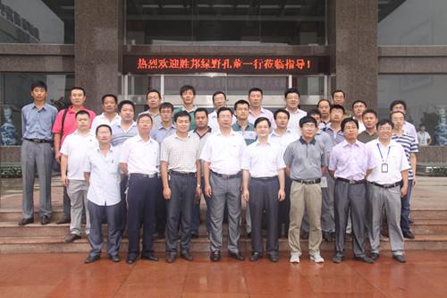 山东胜邦绿野化学考察团来米兰(milan)体育参观